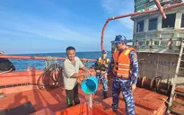 Bắt giữ tàu cá vận chuyển trái phép hơn 50.000 lít dầu trên vùng biển Tây Nam