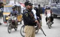 Đánh bom ven đường nhắm vào cảnh sát khiến hàng chục người thương vong ở Pakistan