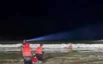 Hai người liên tiếp bị sóng cuốn mất tích khi đang tắm biển ở Khánh Hòa