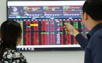 VN-Index giảm hơn 110 điểm