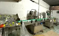 Dùng axit axetic không rõ xuất xứ sản xuất 12.000 chai dấm giả