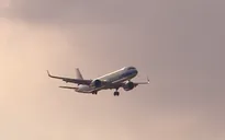 Nhiều hãng hàng không châu Á nâng giá vé máy bay