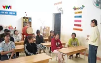 Giáo viên bám bản tuyên truyền bầu cử tại vùng cao Đà Nẵng