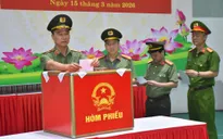 100% cử tri Công an tỉnh Thanh Hóa đã hoàn thành việc bỏ phiếu tại khu vực bỏ phiếu số 13, phường Hạc Thành