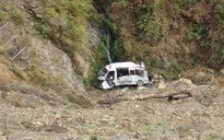 Xe bus chở khách hành hương lao xuống vực ở Nepal, 7 người thiệt mạng