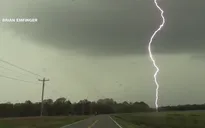 Bão lớn quét qua miền Đông nước Mỹ, cảnh báo lốc xoáy và bão tuyết diện rộng