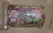 Tự hái cây rừng trộn bán thành “thuốc chữa bệnh”, hai người ở Điện Biên bị khởi tố