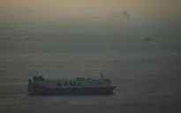 Iran đề xuất thu phí đối với tàu thuyền đi qua eo biển Hormuz