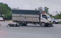 Xe tải tông liên hoàn 3 xe máy trên Quốc lộ 10, 2 người tử vong