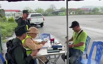 Không nhường đường cho xe ưu tiên, tài xế xe khách bị xử phạt, trừ 4 điểm GPLX