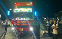 Xe khách giường nằm va chạm xe máy, 2 người tử vong