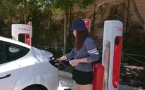 Biến động năng lượng: Cơ hội mới cho xe điện?