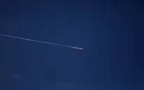 Iran phóng dồn dập 7 đợt tên lửa đáp trả Israel, nhiều công trình tại Tel Aviv bị phá hủy