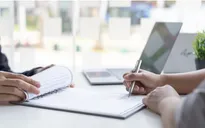 Lao động theo Nghị định 111 có được tăng lương cơ sở, thưởng như công chức?