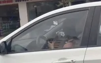 Hà Nội: Xử phạt tài xế sử dụng điện thoại khi đang lái xe