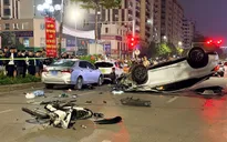 Tài xế xe Lexus ngủ gật, gây tai nạn liên hoàn trên phố Trung Kính (Hà Nội)