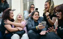 Meta, YouTube phải bồi thường 3 triệu USD trong vụ nghiện mạng xã hội