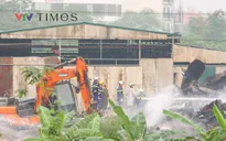 Xuyên đêm dập tắt đám cháy lớn ở xưởng gỗ đối diện Bệnh viện K Tân Triều