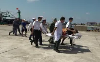 Cấp cứu kịp thời ngư dân bị nhồi máu não tại đảo Trường Sa