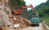 Khắc phục sạt lở trên Quốc lộ 6 đoạn qua Mai Châu, Phú Thọ