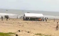 Tìm thấy thi thể 2 nam sinh mất tích khi tắm biển ở Thanh Hóa