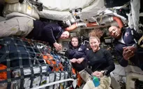 Phi hành gia Artemis II rời quỹ đạo Trái Đất, hướng tới Mặt Trăng