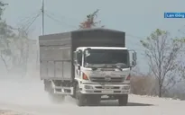 Bụi mù, đường chênh, quốc lộ 28B tiềm ẩn nguy cơ tai nạn