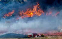 Cháy rừng lan nhanh ở Nam California buộc người dân phải sơ tán