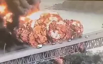 Nổ lớn gây cháy cây cầu biểu tượng ở Panama 