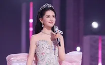 MC 'Đạp gió' bản Trung bị chỉ trích thiếu chuyên nghiệp