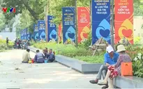 Nắng nóng gay gắt, lao động ngoài trời chật vật mưu sinh