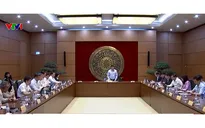 Đẩy mạnh phân quyền, giảm thủ tục công chứng cho người dân