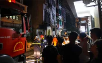 Cháy nhà 5 tầng trong đêm ở Hà Nội, kịp thời cứu 5 người mắc kẹt