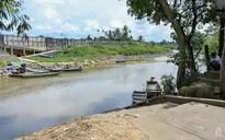 Malaysia tạm giữ 34 học sinh vượt biên trái phép để đi học