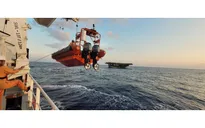 Vượt 260 hải lý xuyên đêm cứu sống ngư dân đột quỵ tại vùng biển Hoàng Sa