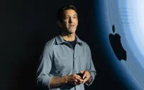 Người sắp thay thế Tim Cook ở Apple là ai?