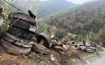 Xe tải mất lái lao xuống vực, lái xe tử vong