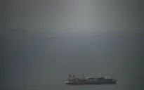 Tổng thống Trump ra lệnh bắn tàu Iran rải mìn tại eo biển Hormuz