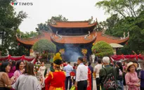 Hàng vạn người dân, du khách thập phương về dâng hương tại Đền Hùng trong ngày Giỗ Tổ 10/3