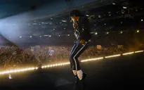 Con trai Michael Jackson sốc vì xúc động khi chứng kiến Jafaar hóa thân thành cha mình trong phim tiểu sử