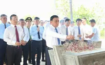 Thường trực Ban Bí thư Trần Cẩm Tú dâng hương, tưởng niệm các anh hùng, liệt sĩ tại tỉnh Điện Biên