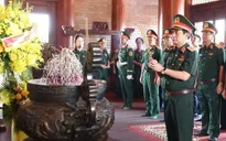 Phó Thủ tướng, Bộ trưởng Bộ Quốc phòng Phan Văn Giang dâng hương tưởng niệm các Anh hùng liệt sĩ tại Thái Nguyên