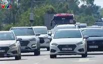 Áp lực giao thông tăng cao từ cửa ngõ Hà Nội đến các điểm du lịch