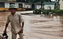 Sét đánh trúng nhà máy đường, gần 2.000 tấn mật mía tràn ra ngoài