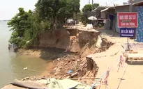 Đồng Tháp: 3 điểm sạt lở nối tiếp nhau ven sông Tiền đe dọa 35 căn nhà