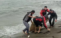 Tìm thấy thi thể người đàn ông để lại xe máy, nhảy cầu vượt cửa biển Thuận An
