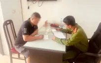 Sau mâu thuẫn của con với bạn, nam phụ huynh tìm đến tận nhà hành hung người phụ nữ