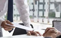 Bị kỷ luật hạ bậc lương, tính thời điểm nâng lương thế nào?