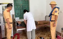 CSGT đường thủy kịp thời cứu thuyền viên gặp nguy hiểm trên sông Hồng