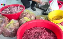 Sốc với thủ đoạn "phù phép" thịt lợn nái thành thịt bò bằng hóa chất độc hại